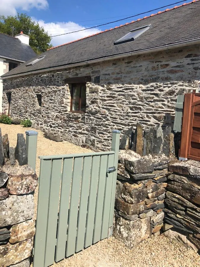 Holiday home The Lotus. Romantic, Rural Hideaway Near Huelgoat Loqueffret France