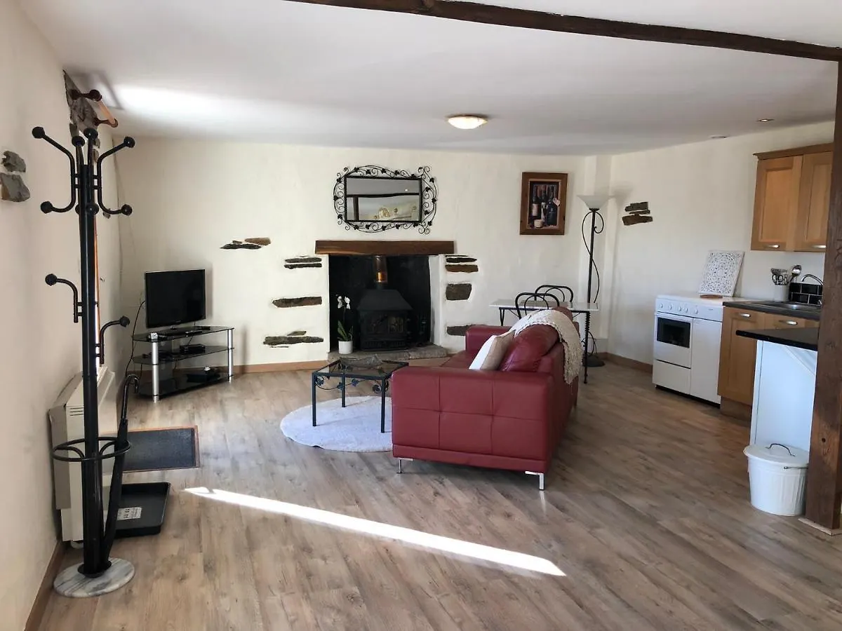 Holiday home The Lotus. Romantic, Rural Hideaway Near Huelgoat Loqueffret